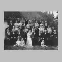 002-0003 Hochzeitsbild von Hildegard und Bernhard Schoel. Trauung in der Schirrauer Kirche im Juni 1939. Das Foto entstand auf dem Hof Woelk in Asslacken.jpg